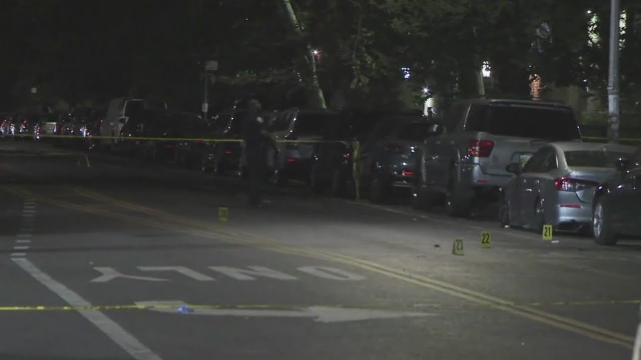 NYPD hunts for 2nd suspect in Brooklyn shootout involving police ...