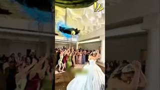 The bride almost ruined her wedding, but what happened at the bouquet toss shocked everyone 😱