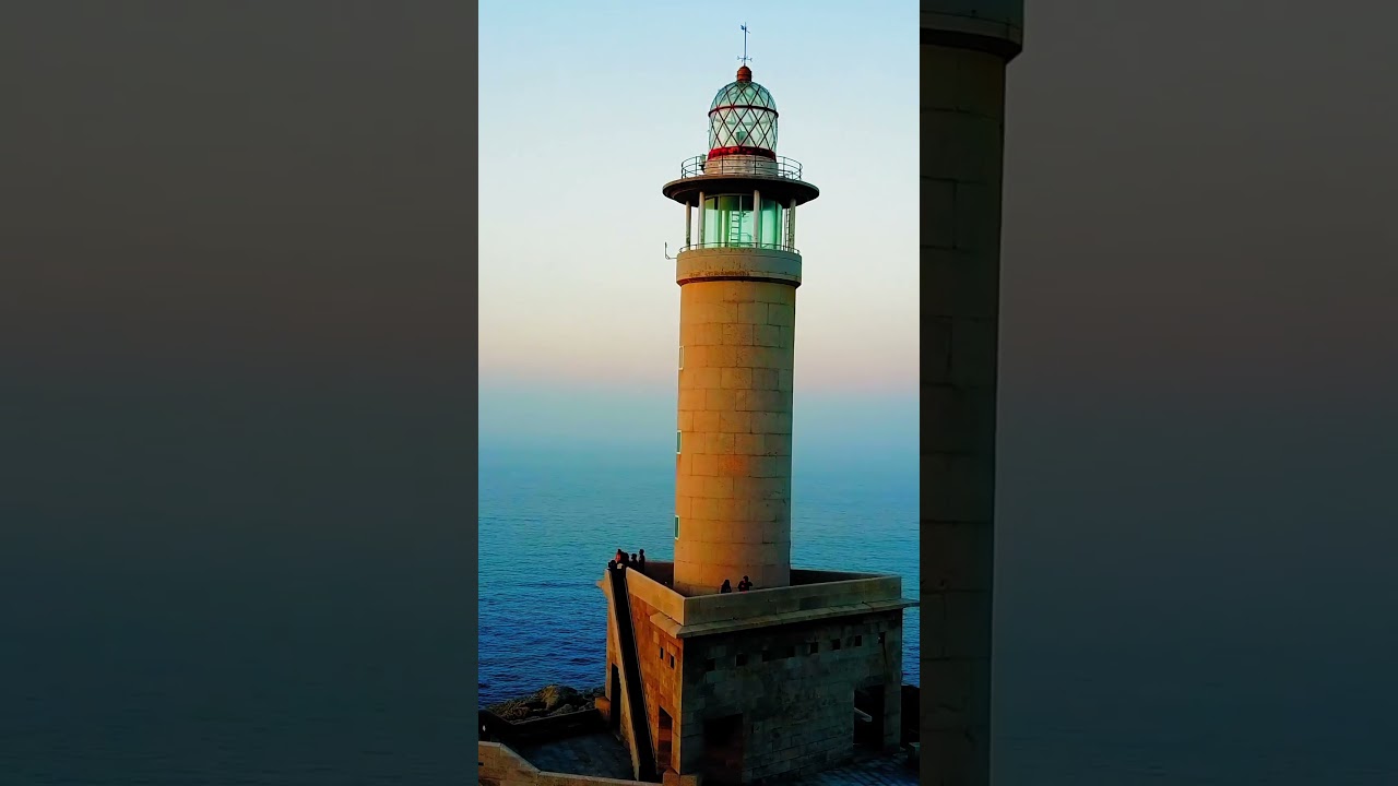 Faro de Punta Nariga en Galicia al atardecer #shorts