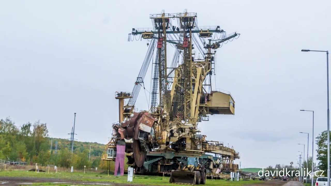 Březenský drak aneb velkorýpadlo KU 800.8/K77