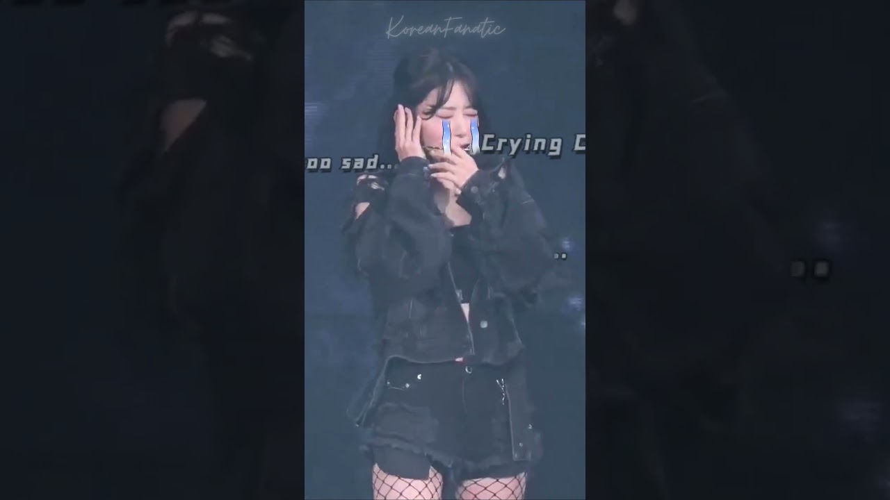 Eunchae tries to adjust Sakura's clothes, but she instead hits her😭