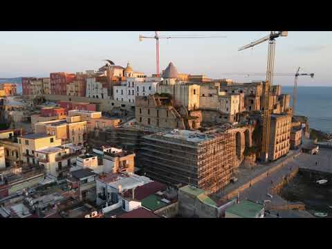 Wideo: Centro Storico (zabytkowe centrum miasta)
