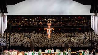 On Eagles Wings BEST VERSION with Pope Francis in NYC 2015 (sung by D'Train Williams)