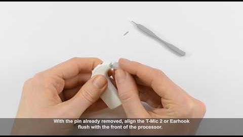 Connecting the Earhook to the Naída CI [English Subtitles]