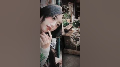 Thiếu 500 nghìn là em tròn một củThiếu anh nữa là em đủ một đôi.