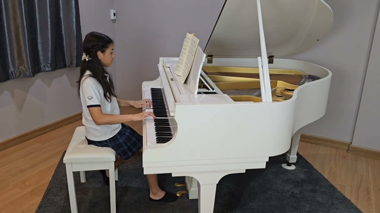 Rondo in A by Mysliveček, performed by Proudnapas Upatising (Claire). Trinity Grade 6.