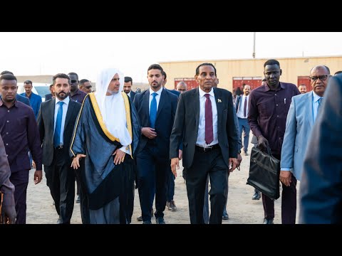 رئيس الوزراء والأمين العام لرابطة العالم الإسلامي يتفقدان مجمع الشيخ محمد عبدالله حسب النبي الإسلامي