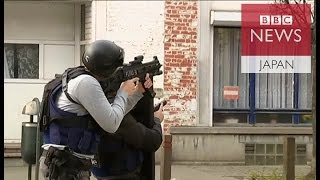 ブリュッセルの住宅地で強制捜査と銃撃