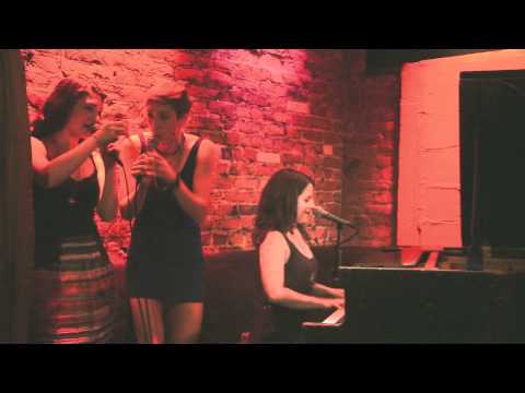 Shaina Taub & her band perform 'Friend Like Me' fr...