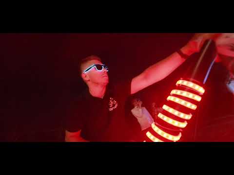 Паперове шоу на