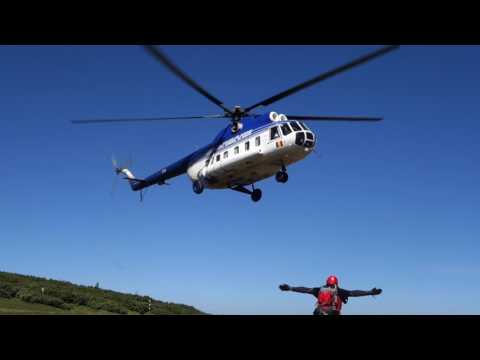Video: Elicopter de salvare EMERCOM al Rusiei. Elicoptere de pompieri și ambulanță ale Ministerului Situațiilor de Urgență