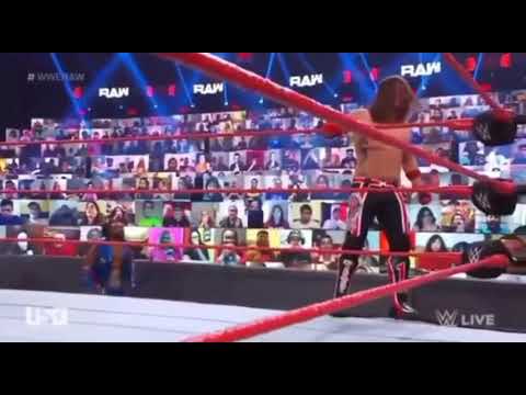 Xavier Woods plays