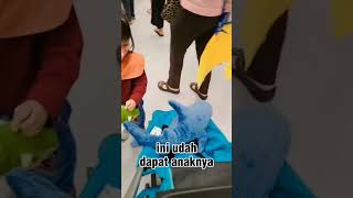 Adik Senja Belanja Boneka di IKEA Surabaya