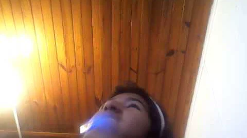 Paula canta mal