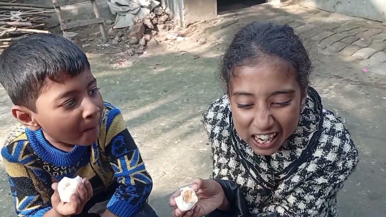 খেজুরের গুড়ের গড়গড়া, সাথে সবজি দিয়ে মজাদার একটি খাস্তা রান্না করলাম।