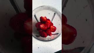 Strawberry smoothie #ytshorts #firstvlog #viral