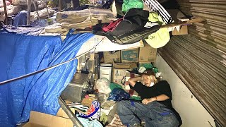 西成のゴキブリだらけのホームレスのゴミ屋敷に泊まらせてもらいました。