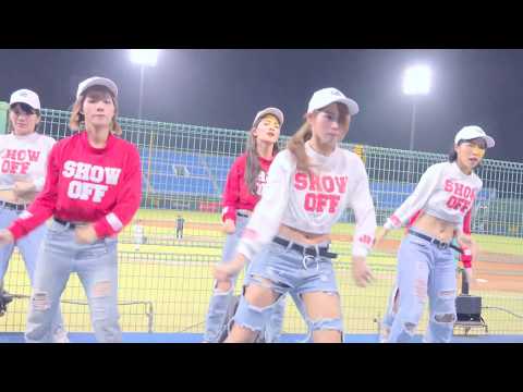 LamiGirls中場舞 @ Lamigo (20170728) 【4K】(周湯豪 - TURN UP)