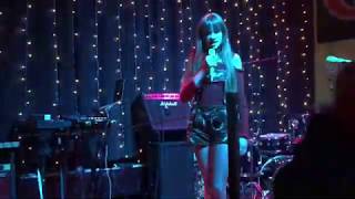 Adrianna - Ich Lebe (Christina Sturmer)