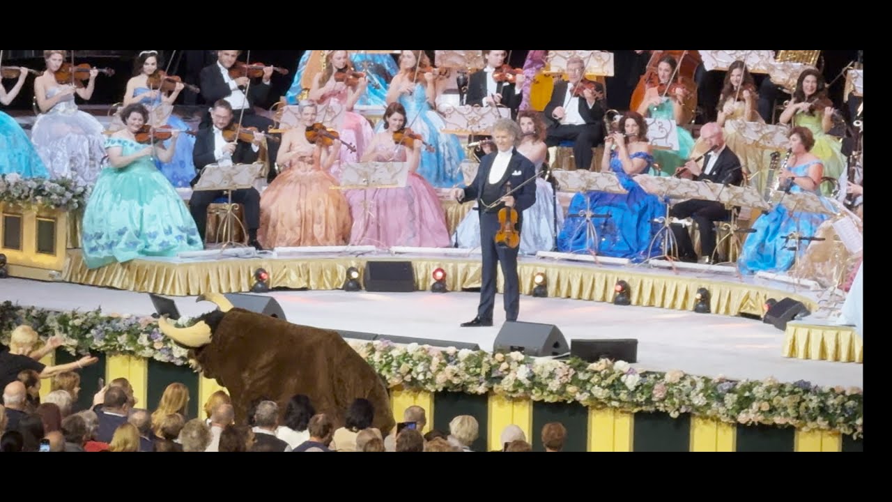 André Rieu - Spanish Bull in Budapest(España cañí) Live in Budapest ...