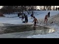 Павлоградцы ныряли в Волчью за здоровьем в 20-градусный мороз
