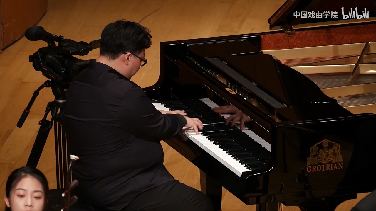 Guarda 弦上精灵(弦乐合奏)- 中国爱乐民族弓弦乐团 / Diablessa - China Philharmonic Folk String Orchestra su YouTube Guarda 弦上精灵(弦乐合奏)- 中国爱乐民族弓弦乐团 / Diablessa - China Philharmonic Folk String Orchestra su YouTube