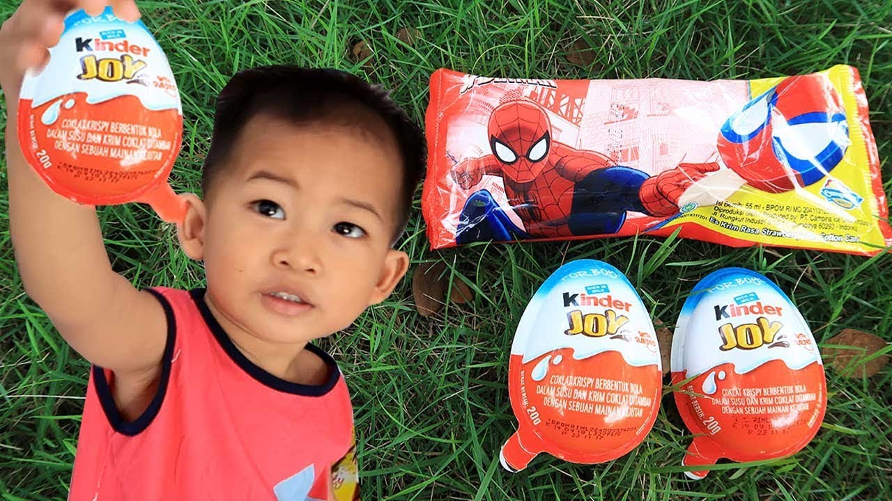 Anak Lucu Beli Kinder Joy & Es Krim Spiderman Berhadiah 