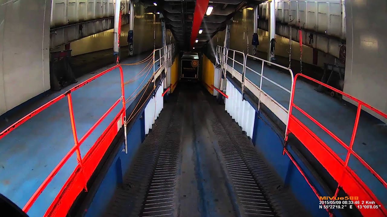 Wjazd na prom TT line Nils Dacke Piwnica