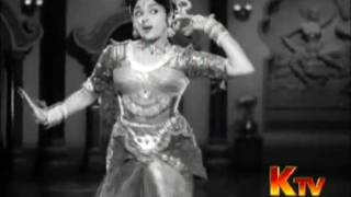 Padmini Vyjayanthimala - Kannum Kannum Kalandhu song Tamil hit movie song Vanjikkootai Vaaliban 1958