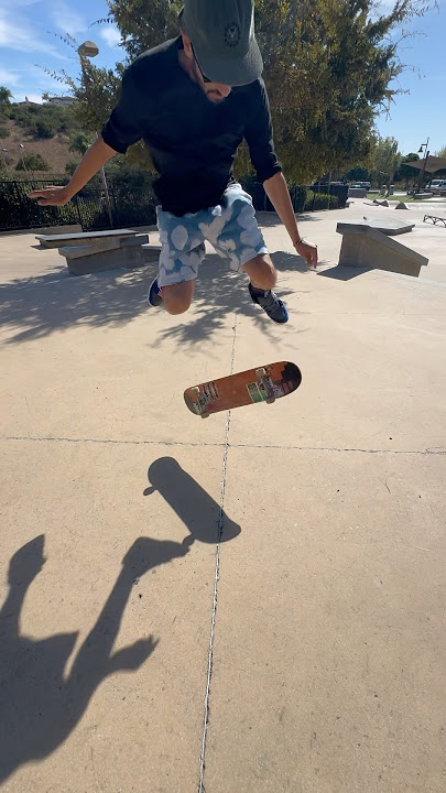 🛹Kickflips…Instagram - @rezas #nike #nikesb #sandiego #pov #skateboarding #kickflip #triple