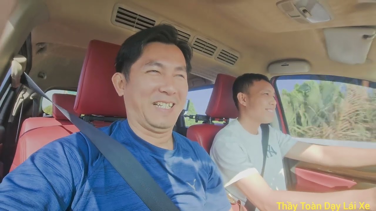 Learning to drive an automatic car ? - Advanced driving practice 