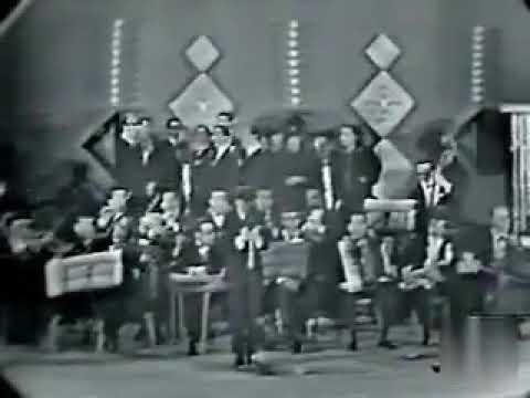 عبد الحليم حافظ يا كلمتى لفى ولفى الدنيا طولها وعرضها وفتحى عيون البشر للى حصل على ارضها