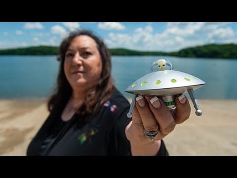 Video: Mehrere Zylindrische UFOs über Kansas Gesichtet - Alternative Ansicht