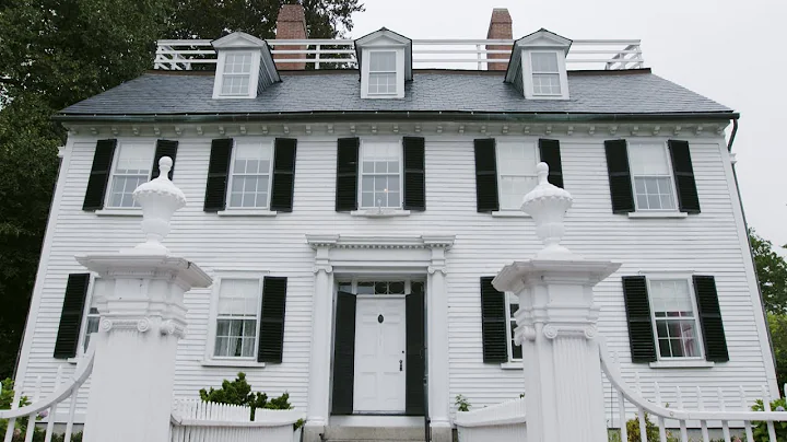 Go Inside Allison's House From 'Hocus Pocus' | Hou...