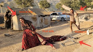 Download Lagu The husband and injured first wife return from court and the anger of the second evil wife..... MP3 Download Lagu The husband and injured first wife return from court and the anger of the second evil wife..... MP3