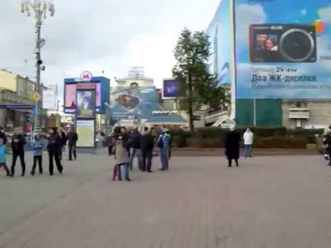 A walk around Moscow with Masha and Diana part one...