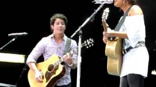 Stop The World(Live)-Demi Lovato and Nick Jonas. TORONTO 2010