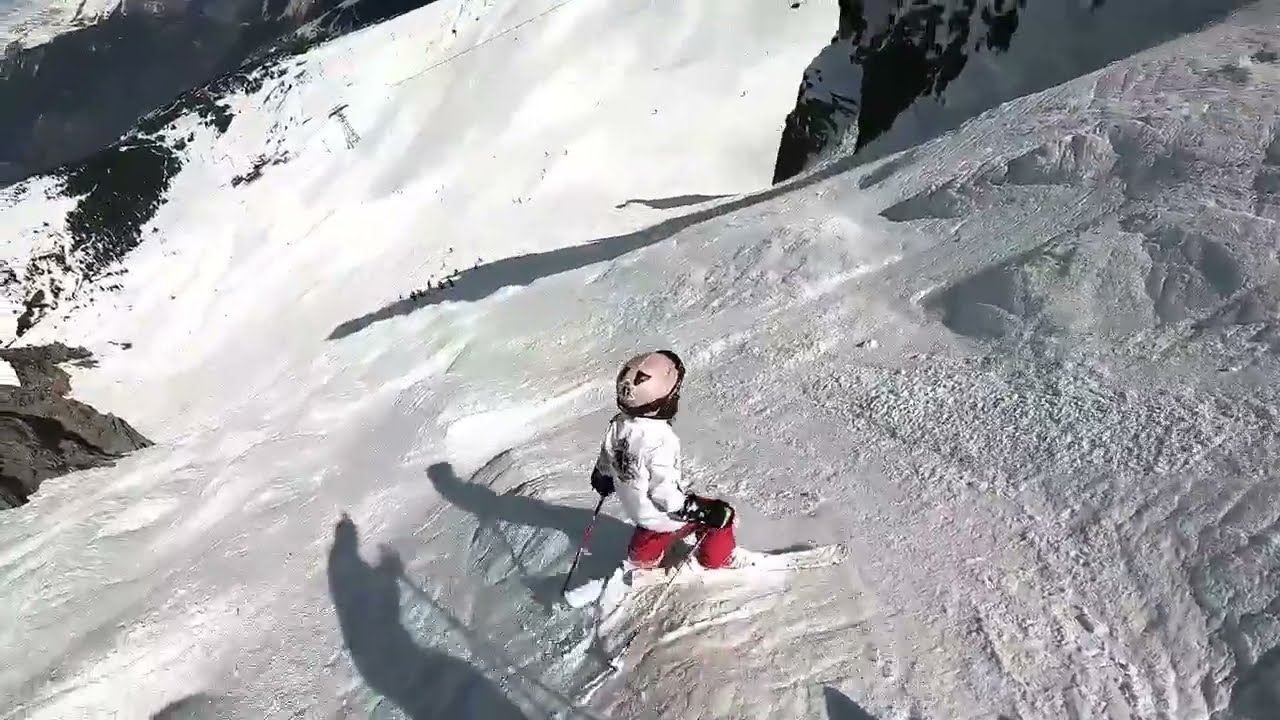 4 years old girl in Grand Couloir Courchevel steepest ski slope in Europe  