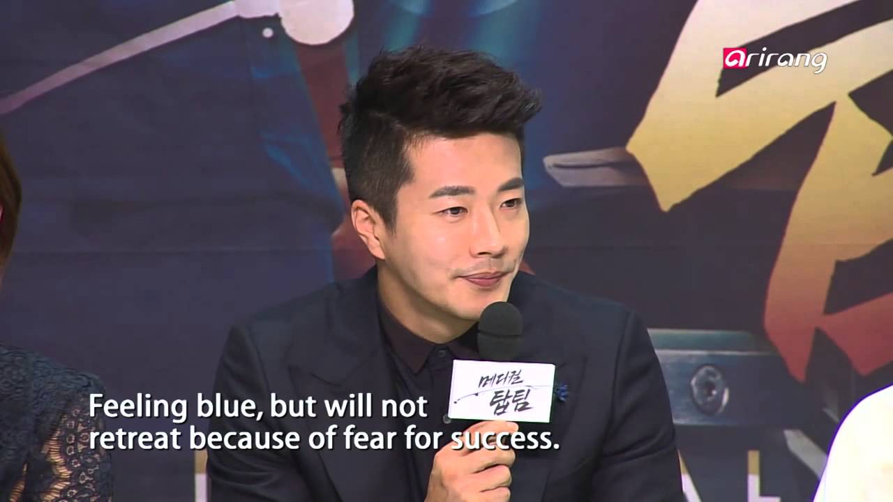 Showbiz Korea - KIM SUN-A SAYS "I THINK ON JOO-WAN LIKES ME" 김선아 쇼케이스에서 "온주완, 날 좋아하는 것 같다" 폭로!