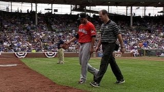 MIA@CHC: Alvarez leaves with tight right hamstring