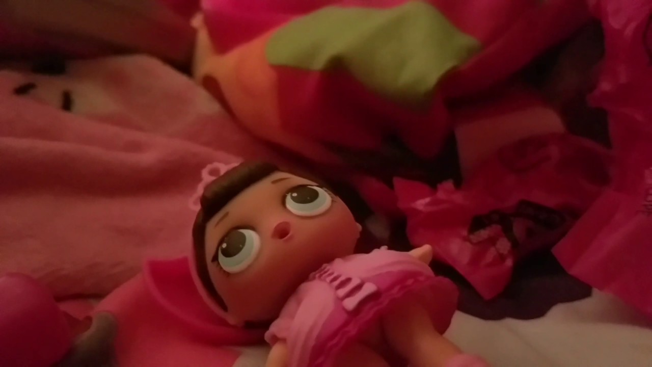 Testing Out LOL Surprise Ball Flashlight Hack