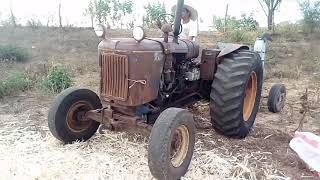 Trator Antigo Zadrugar