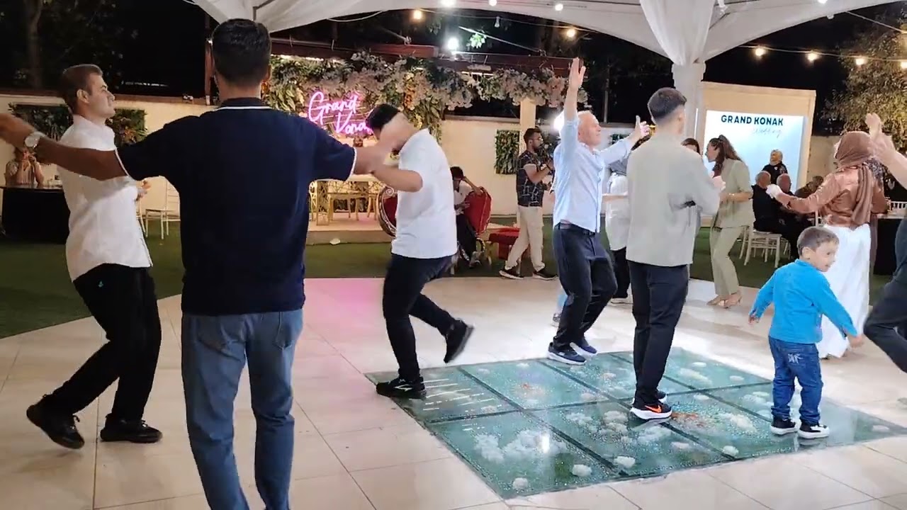 Amasya Taşova Arpaderesi köyü halkından Nihat Fazla nin kızı Tuğba in Taşova da kına ve dugunu