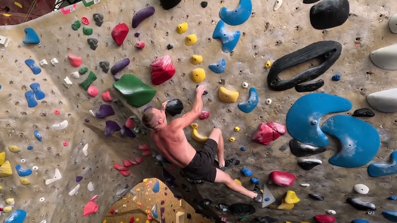 climbing a crimpy v6