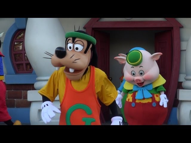 TDL 「グーフィーの引率グリーティング」@トゥーンタウン - YouTube