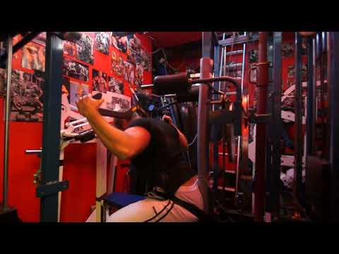 Nautilus lat pulldown with a Maximum advantage grip bar