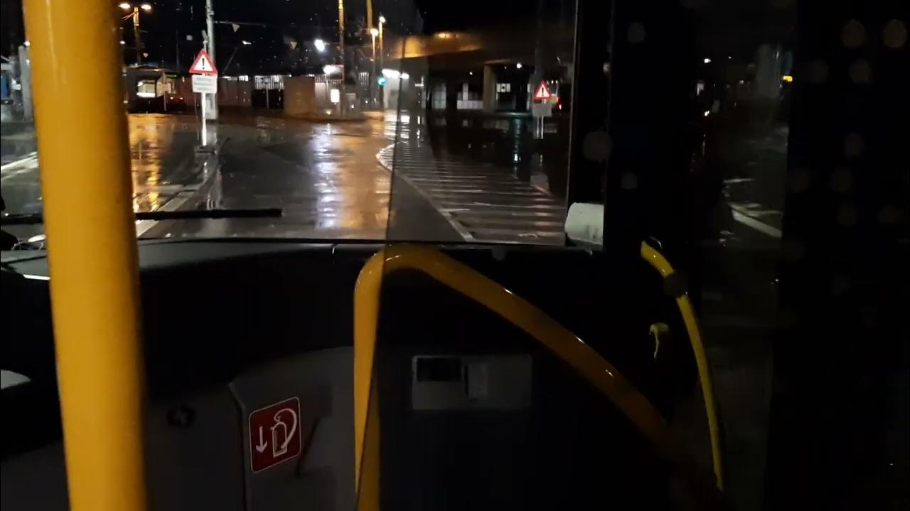 Autobus Linie 27A im 22. Bezirk in Wien - YouTube