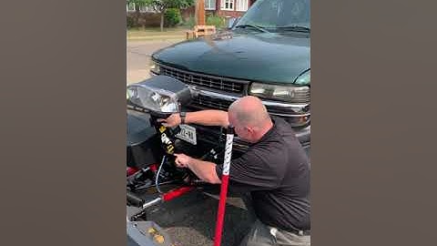 SnowEx 8000HD Snow Plow Attach and Detach.