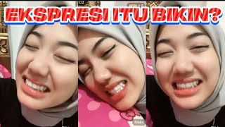 Ekspresi Gadis Hijab Saat Live Tiktok