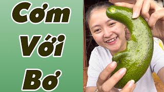 Cơm Bơ Chấm Nước Mắm Cùng Trang Ở Đắk Lắk